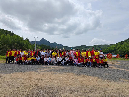 芳冠科技服務(wù)團(tuán)隊(duì)、制二車(chē)間梅河行
